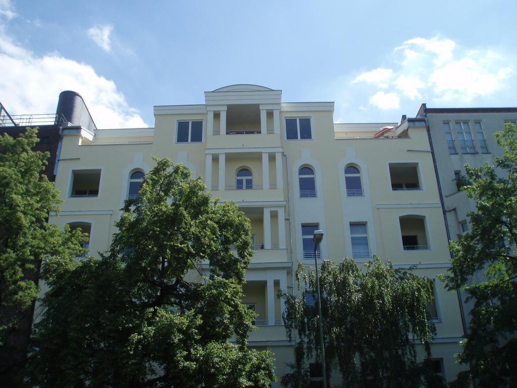 Lv Rooms & Apartments Am Luetzowplatz Berlin Exteriör bild